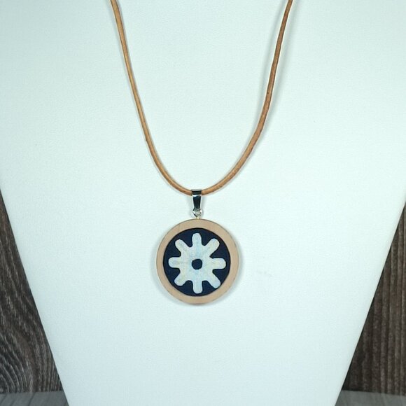 "Hviezda" UNESCO Heritage "Modrotlač" Blueprint Wood Necklace - Artisan Crafted - Picture 2 of 6